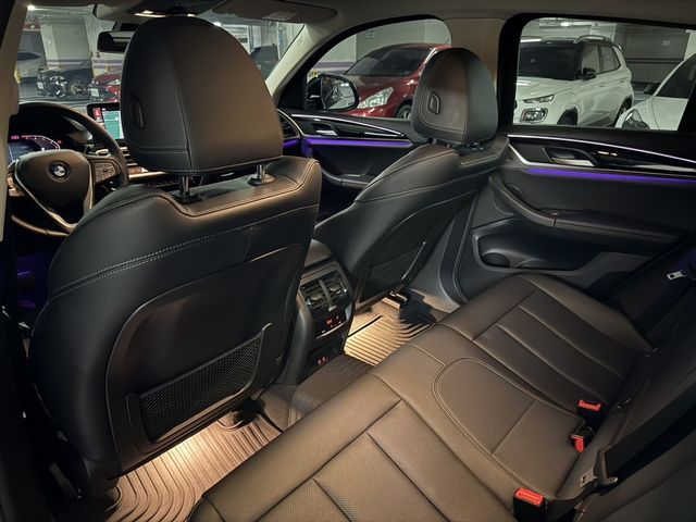 BMW寶馬 X4 XDRIVE20I  第6張相片