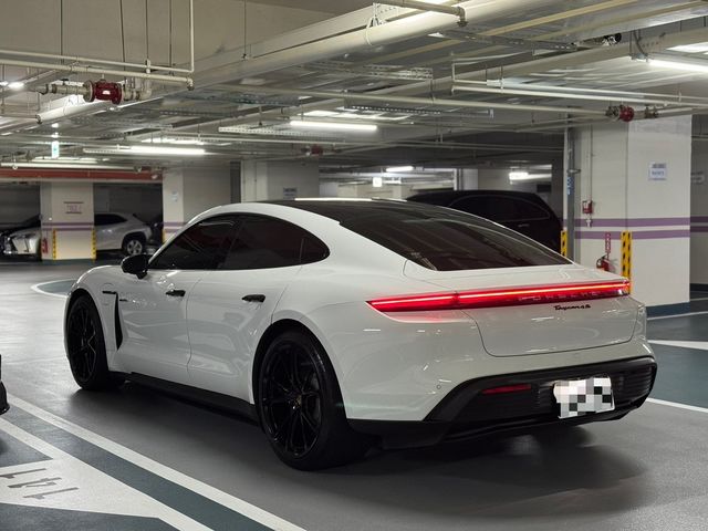 PORSCHE保時捷 TAYCAN  第2張相片