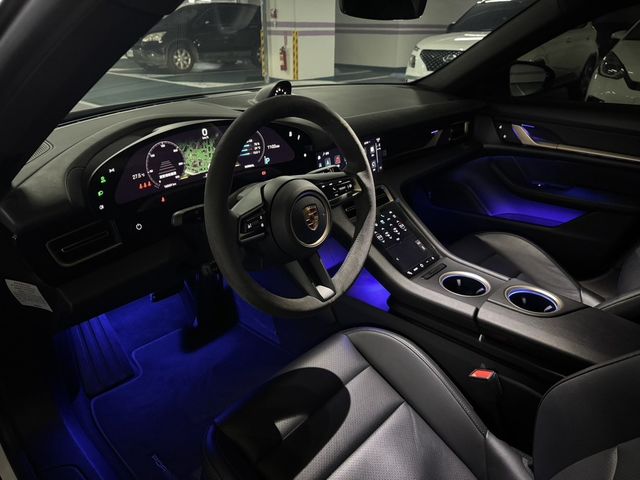 PORSCHE保時捷 TAYCAN  第5張相片