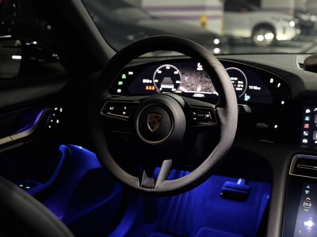 PORSCHE保時捷 TAYCAN  第15張相片