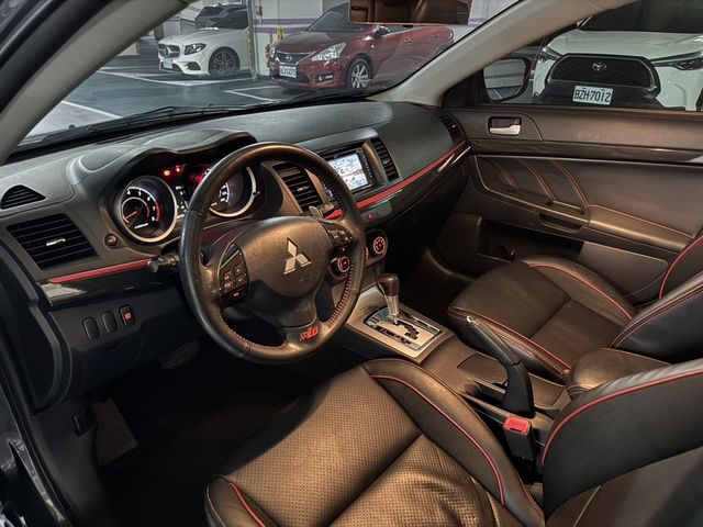 MITSUBISHI三菱 LANCER IO  第5張相片