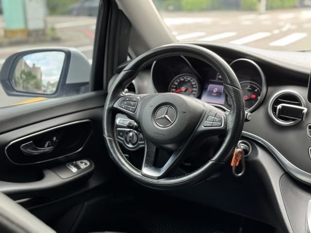 M-BENZ賓士 V250 D  第13張相片