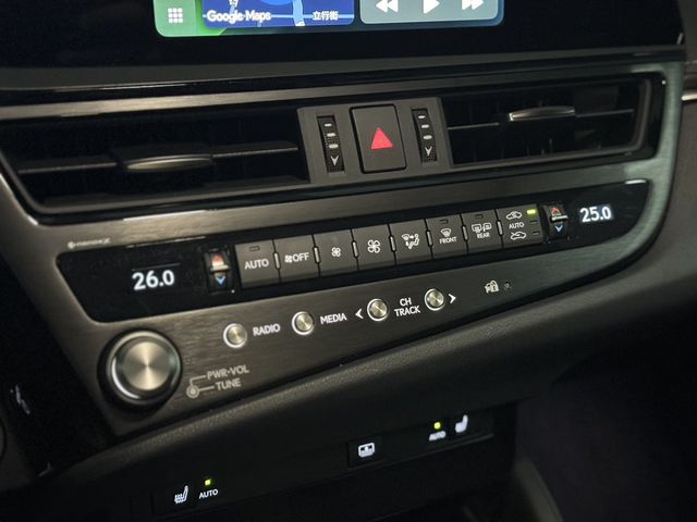 LEXUS凌志 ES300H  第9張相片