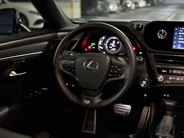 LEXUS凌志 ES300H  第18張相片