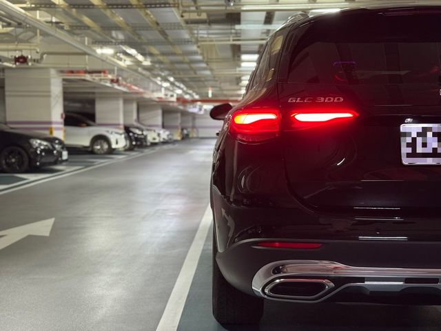 M-BENZ賓士 GLC300  第3張相片