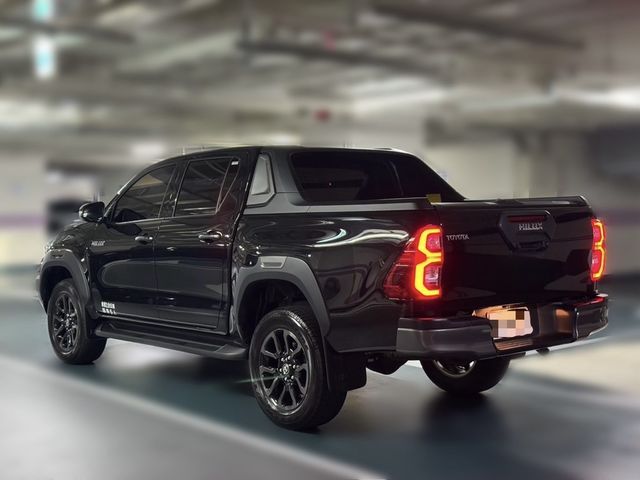 TOYOTA豐田 HILUX  第2張相片