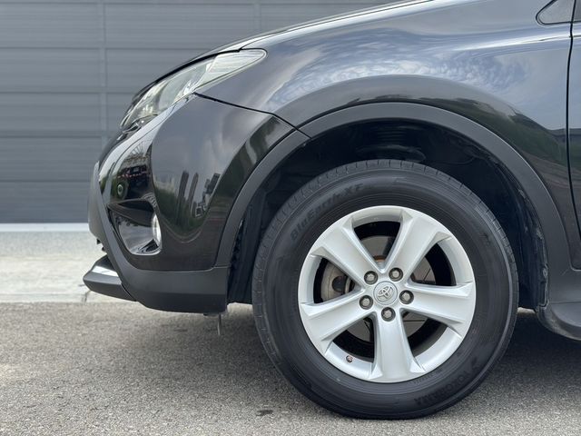 TOYOTA豐田 RAV4  第3張相片