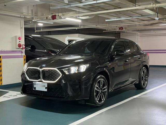 BMW寶馬 IX2 XDRIVE30  第1張相片