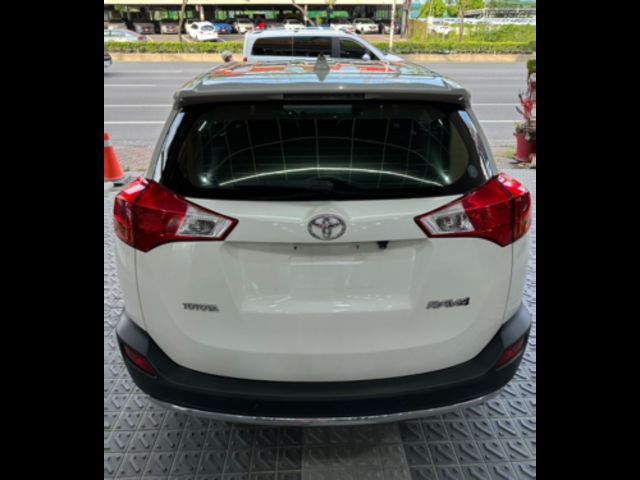 TOYOTA豐田 RAV4  第5張相片
