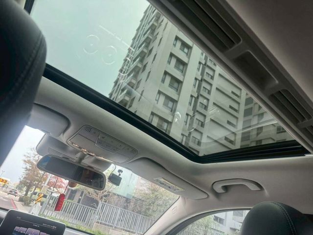 M-BENZ賓士 GLC300  第8張相片