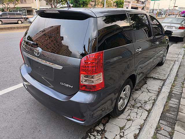 TOYOTA豐田 WISH  第4張相片