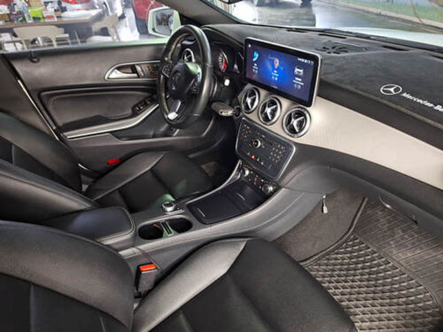 M-BENZ賓士 CLA200  第8張相片