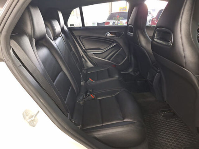 M-BENZ賓士 CLA200  第10張相片