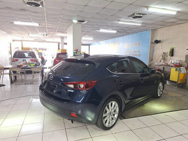 MAZDA馬自達 MAZDA 3  第2張相片