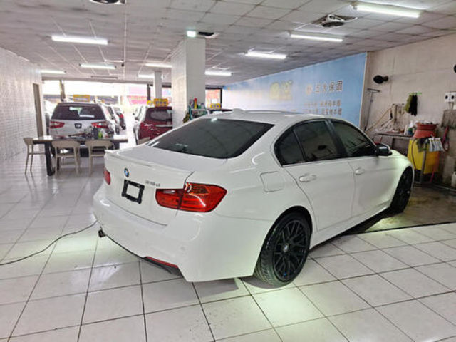 BMW寶馬 318D SEDAN  第2張相片