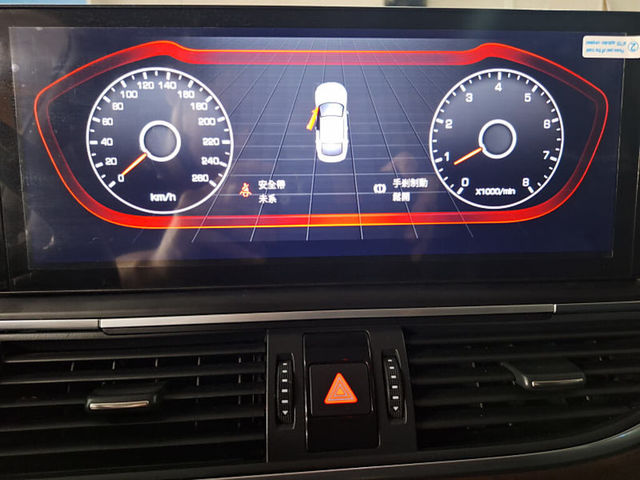AUDI奧迪 A6  第15張相片