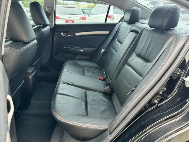 一手認證車~車況超級漂亮！絕非年輕人操壞的車！9.5代頂級款有天窗~稀少漂亮車敬請把握！  第5張相片