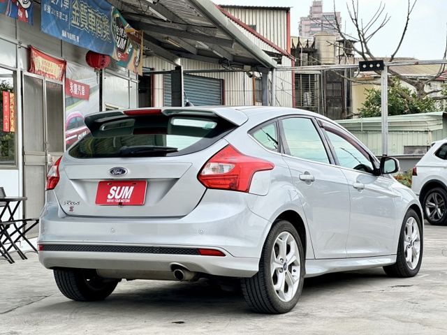 只跑11萬~原鈑件~車況好氣氛佳~S版空力套件~自動停車~定速~天窗~LED尾燈  第2張相片