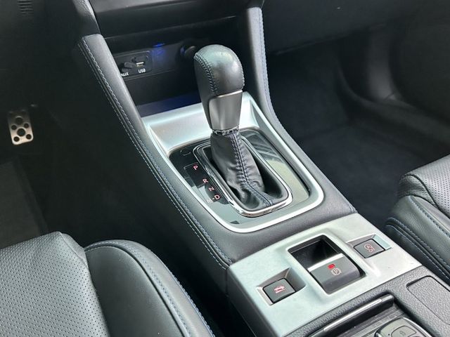 GT-S 版 天窗 盲點 安卓機 電動調整座椅 18吋輪框 遠光燈自動控制  第7張相片