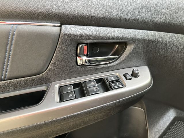 GT-S 版 天窗 盲點 安卓機 電動調整座椅 18吋輪框 遠光燈自動控制  第8張相片