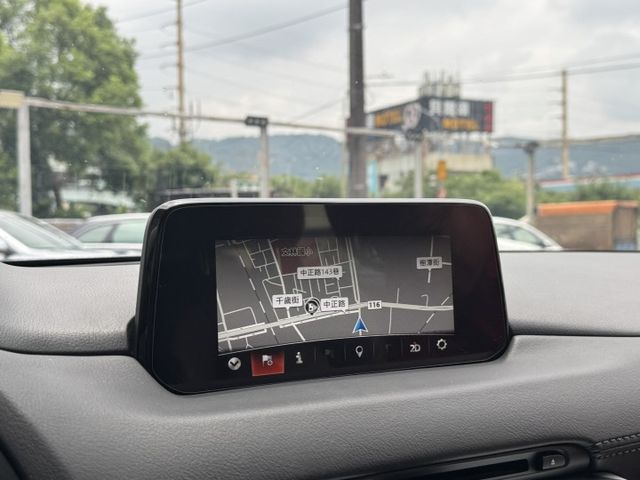嚴選車商~認證車~改款2.0汽油~電動尾門  第8張相片