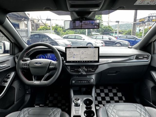 認證原鈑件~ST-Line Vignale 抬頭顯示~LED尾燈~駕駛座8向電動座椅  第6張相片