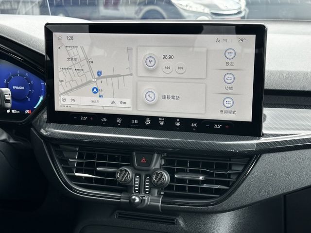 認證原鈑件~ST-Line Vignale 抬頭顯示~LED尾燈~駕駛座8向電動座椅  第8張相片