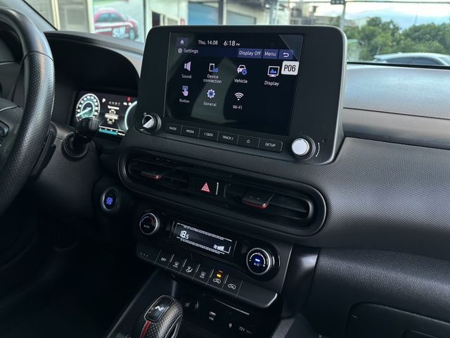 稀有車輛 進口現代 KONA N-LINE獨有專屬黑色網格水箱護罩 18吋鑽石型切削運動化鋁圈&性能跑胎  第8張相片