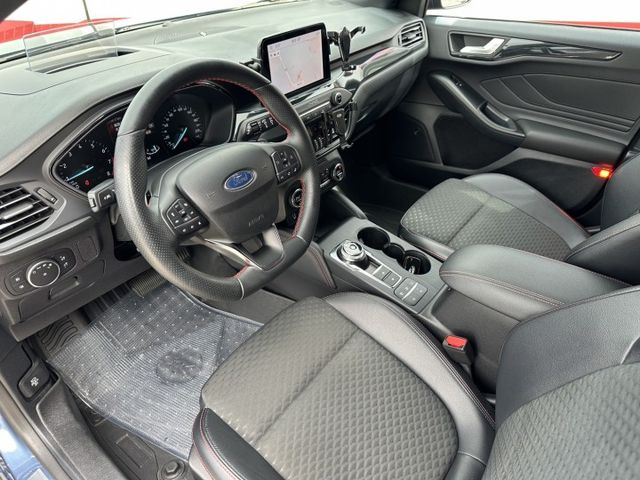 年輕人最愛 配備齊全 應有盡有 ST-LINE B&O音響 抬頭顯示 盲點偵測  第6張相片