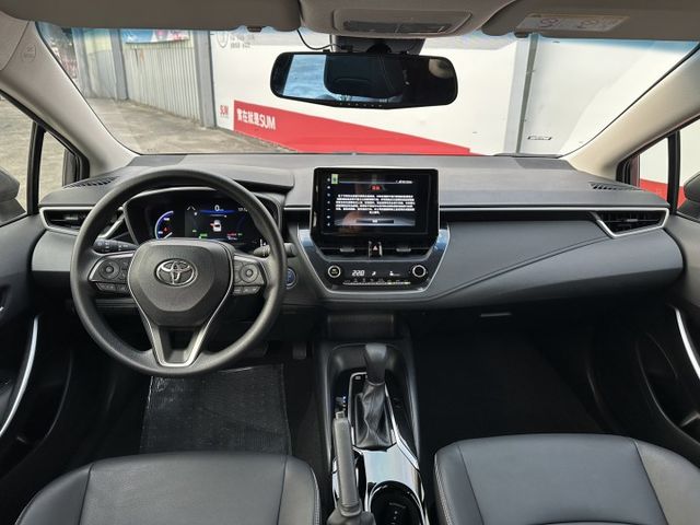 油電車 省油 好照顧 定速 跟車 盲點 車道偏移 警示 應有盡有  第4張相片