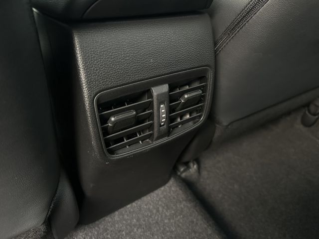 油電車 省油 好照顧 定速 跟車 盲點 車道偏移 警示 應有盡有  第5張相片