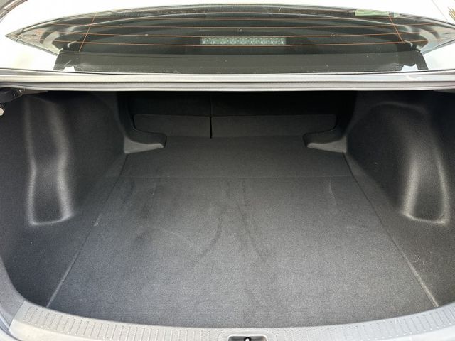 油電車 省油 好照顧 定速 跟車 盲點 車道偏移 警示 應有盡有  第8張相片