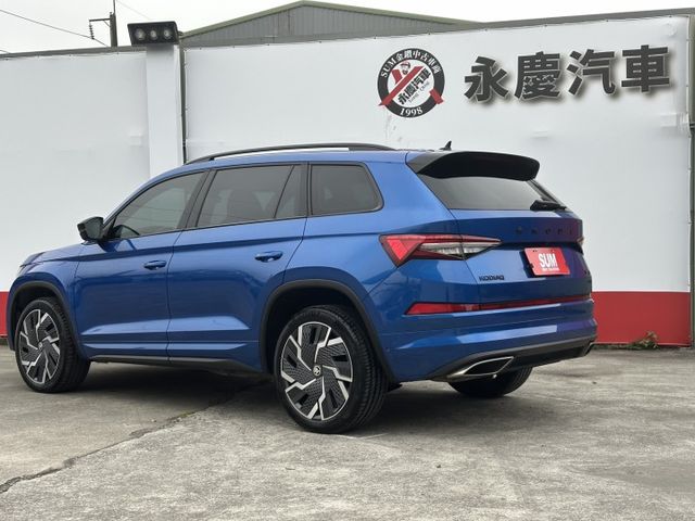 正7人座 頂規RS鈑 新車192 四驅 定速 跟車 自動停車 360環景 配備齊全  第2張相片