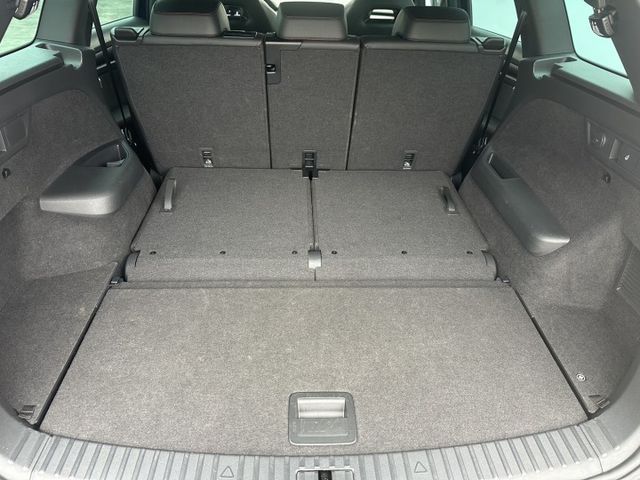 正7人座 頂規RS鈑 新車192 四驅 定速 跟車 自動停車 360環景 配備齊全  第11張相片