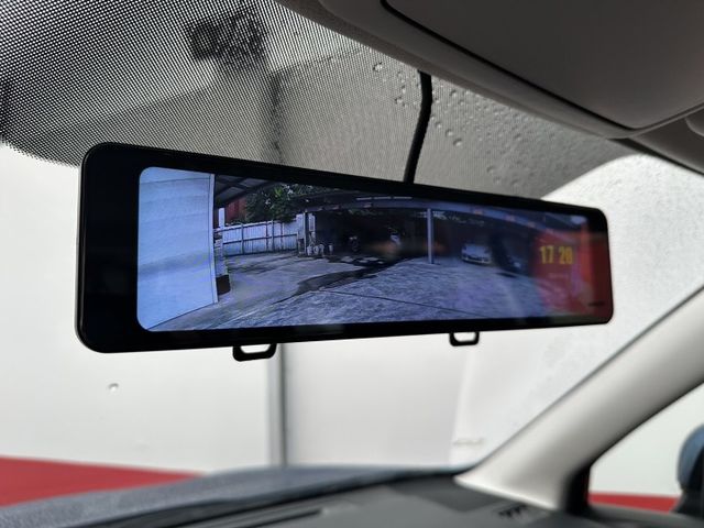 四驅 定速 電動記憶座椅 360環景 安卓機 倒車顯影 抬頭顯示器  第6張相片