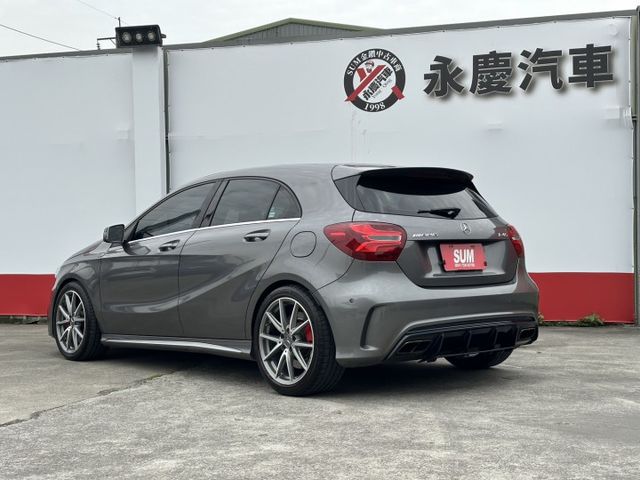 定速 渦輪 四驅 雙前電動記憶座椅 全景天窗 運動小跑車  第2張相片