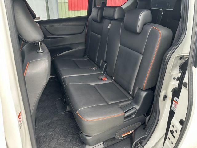 正7人座 雙電動滑門 定速 後座出風口  第4張相片