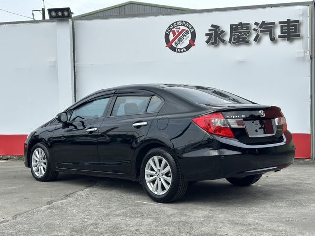 車況超級漂亮！絕非年輕人操壞的車！9.5代頂級款有天窗~稀少漂亮車敬請把握！  第2張相片
