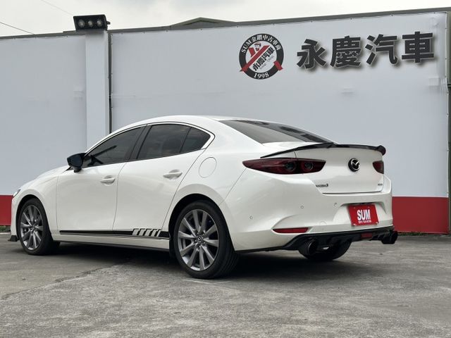 定速 跟車 摸門 盲點 360環景 年輕人最愛 質感轎車  第2張相片