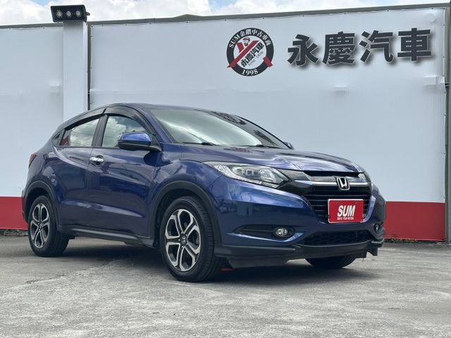 1.8 小休旅 妥善率好 定速 恆溫空調 衛星導航 藍芽  第1張相片