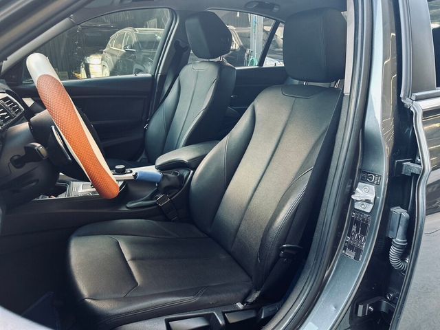 BMW寶馬 316I  第13張相片