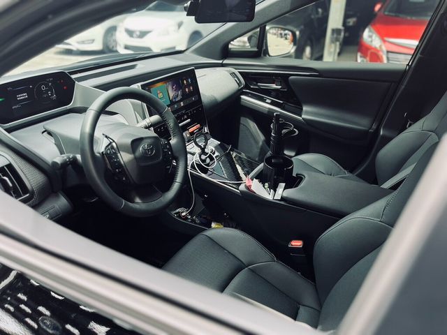TOYOTA豐田 BZ4X  第7張相片