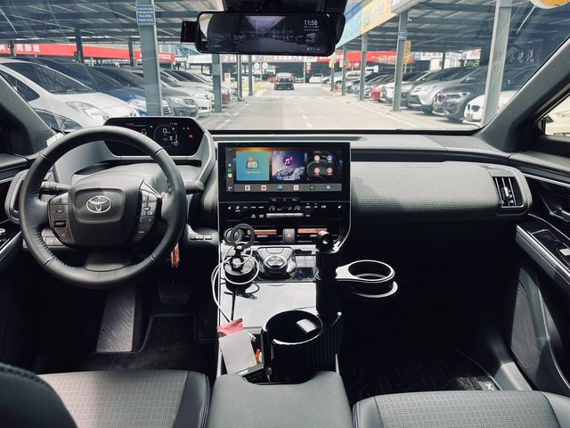 TOYOTA豐田 BZ4X  第8張相片