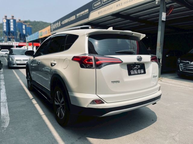 TOYOTA豐田 RAV4  第4張相片