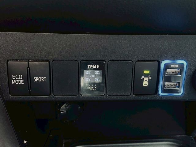 TOYOTA豐田 RAV4  第18張相片