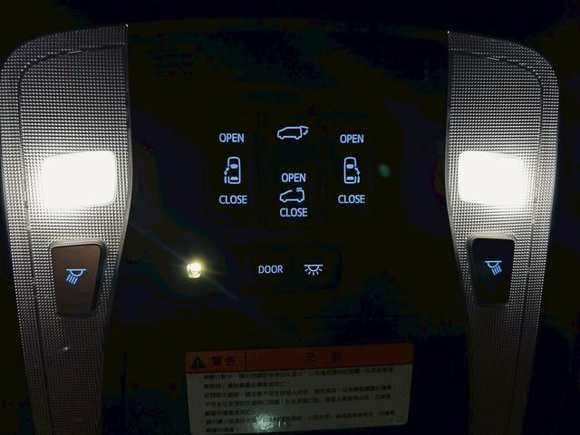 TOYOTA豐田 ALPHARD  第18張相片