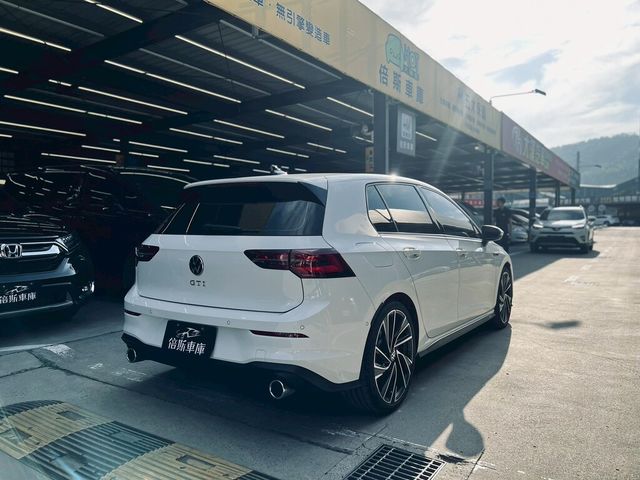 VOLKSWAGEN福斯 GOLF GTI  第5張相片