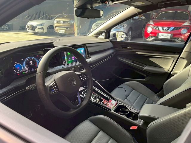 VOLKSWAGEN福斯 GOLF R  第9張相片