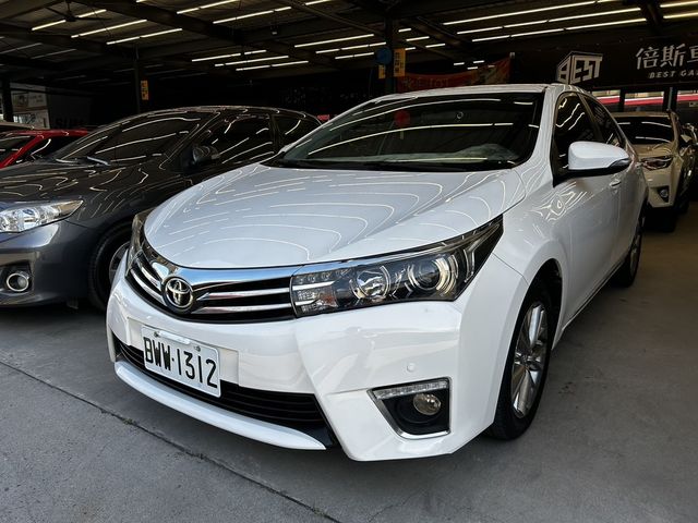 TOYOTA豐田 ALTIS  第3張相片