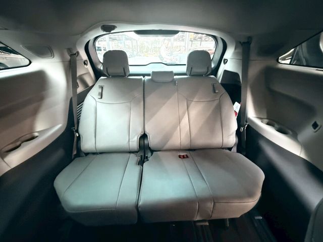 TOYOTA豐田 SIENNA  第12張相片